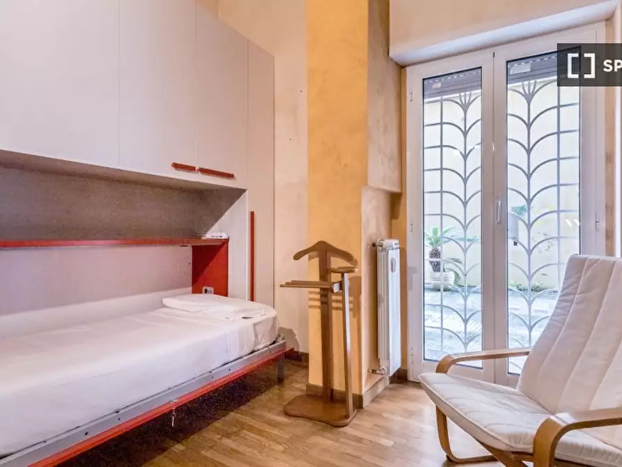 Immagine 13 di Appartamento in affitto  in Via di val Tellina a Roma