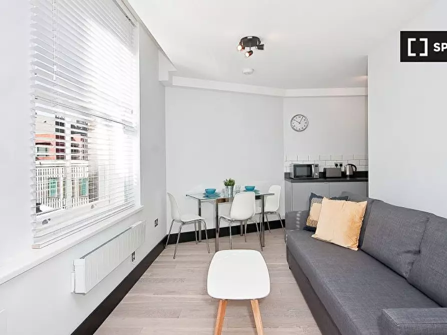 Immagine 4 di Appartamento in affitto  in Flat Heinze Building a Islington