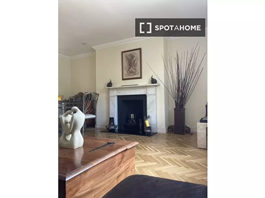 Immagine 10 di Camera condivisa in affitto  in Kensington High St a Kensington