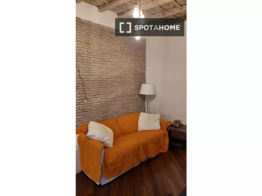 Immagine 5 di Appartamento in affitto  in Via della Reginella a Roma