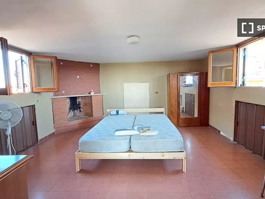Immagine 6 di Camera condivisa in affitto  in Vicolo delle Lucarie a Roma