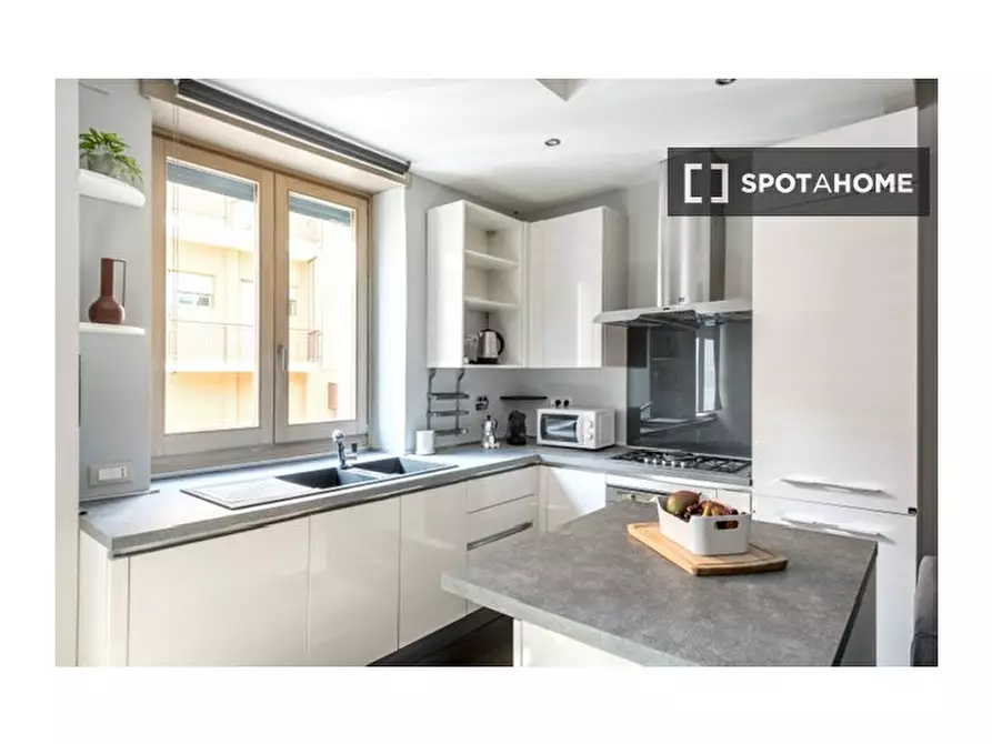 Immagine 3 di Appartamento in affitto  in Via Edoardo Jenner a Roma