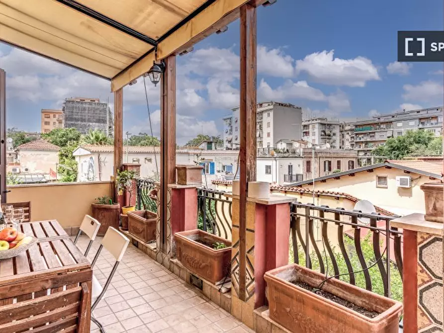 Immagine 16 di Appartamento in affitto  in Via dei Savorgnan a Roma