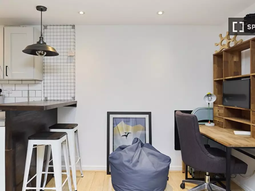 Immagine 5 di Appartamento in affitto  in Mapeshill Place a Brent