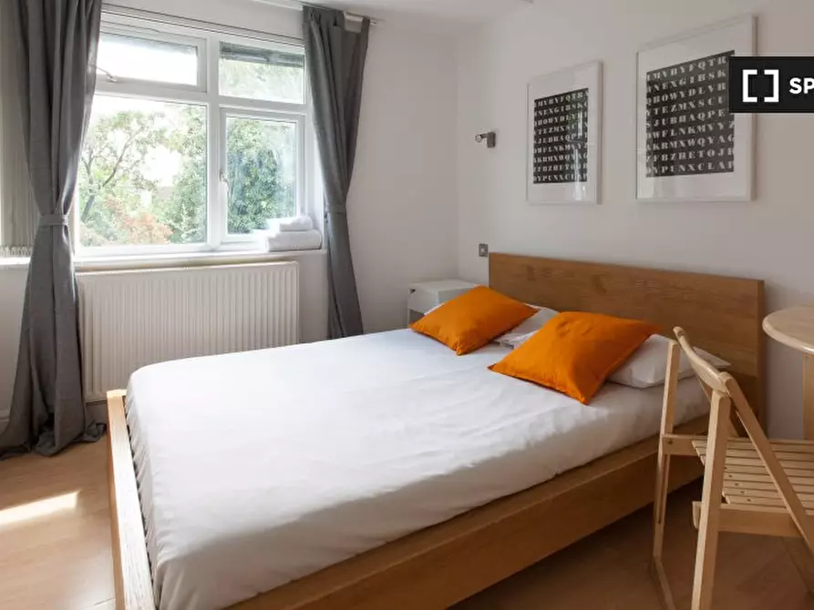 Immagine 19 di Camera condivisa in affitto  in Thirsk Road a Merton