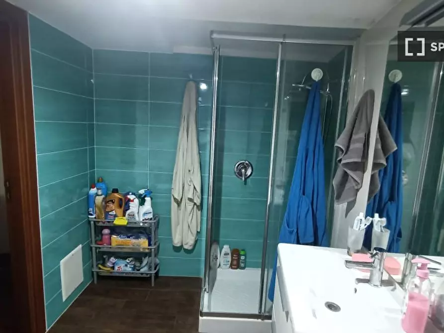 Immagine 3 di Camera condivisa in affitto  in Vico Canalone a Fontana dei Serpi a Napoli