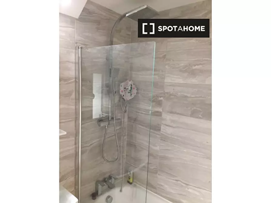 Immagine 4 di Appartamento in affitto  in Gideon Rd a Wandsworth