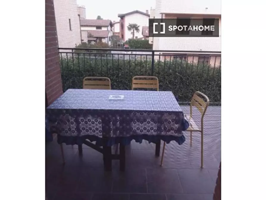 Immagine 14 di Camera condivisa in affitto  in Via delle Querce a Alagna