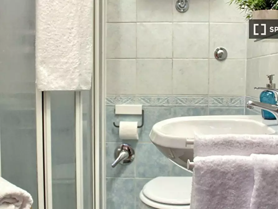 Immagine 18 di Appartamento in affitto  in Via di S. Martino Ai Monti a Roma