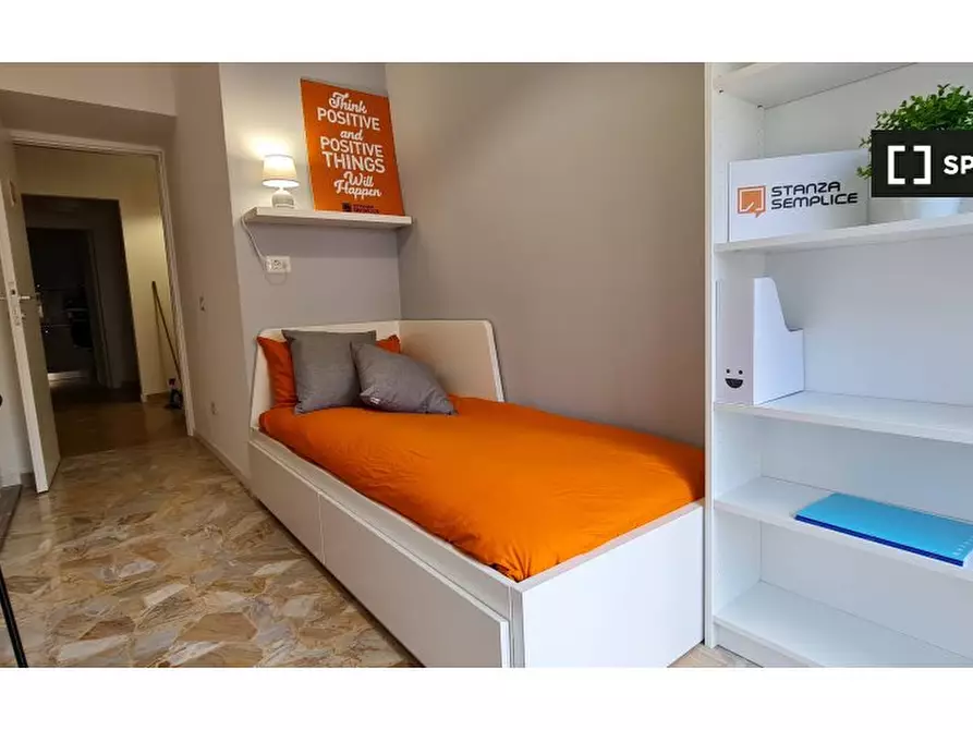 Immagine 4 di Camera condivisa in affitto  in Lungotevere di Pietra Papa a Roma