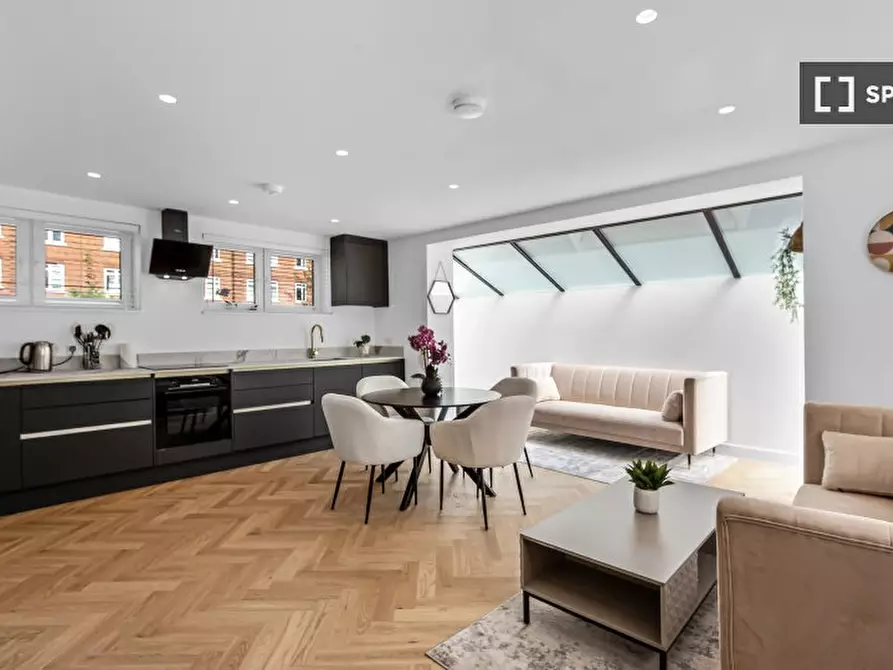 Immagine 5 di Appartamento in affitto  in E Waldeck Rd a Hounslow