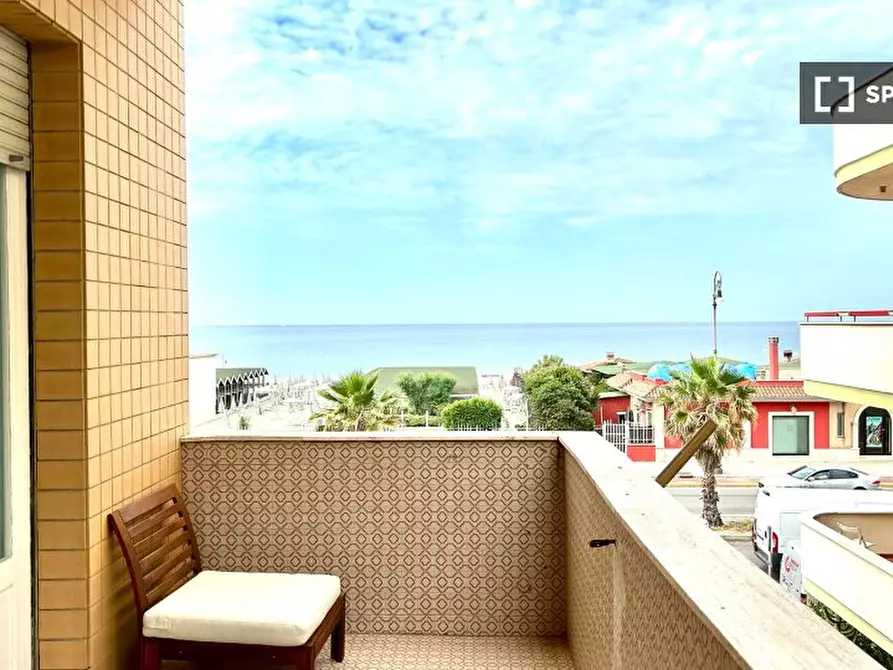 Immagine 4 di Appartamento in affitto  in Lungomare Paolo Toscanelli a Roma