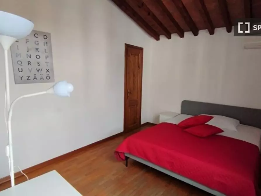 Immagine 3 di Camera condivisa in affitto  in Via Francesco Calzolari a Firenze