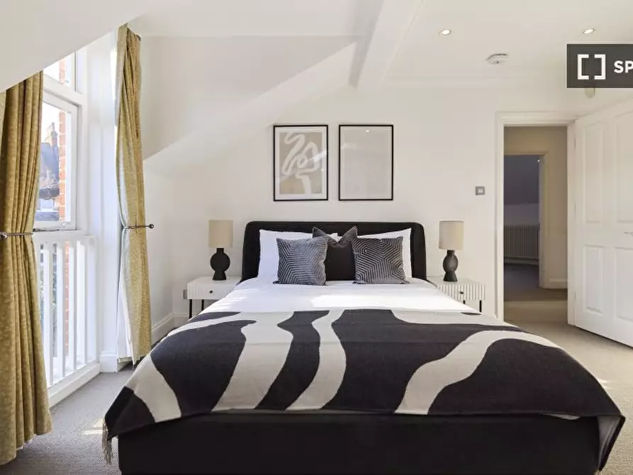 Immagine 4 di Appartamento in affitto  in Rudall Cres a Camden Town