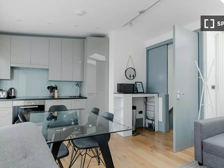 Immagine 19 di Appartamento in affitto  in Apartment a Kensington