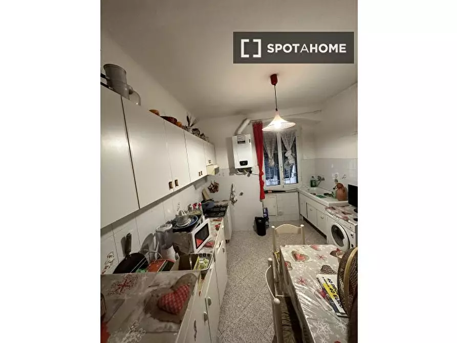 Immagine 4 di Camera condivisa in affitto  in Via Walter Fillak a Genova