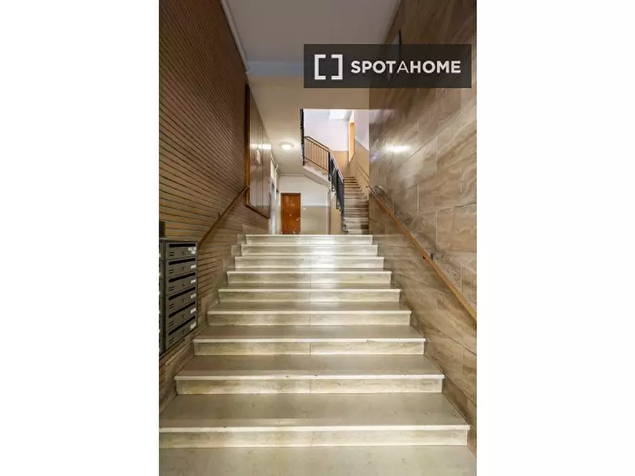 Immagine 14 di Appartamento in affitto  in Via Genova a Bologna