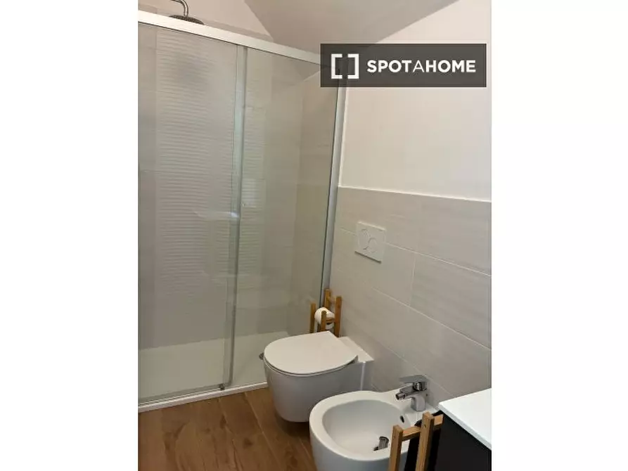 Immagine 10 di Camera condivisa in affitto  in Via Oslavia a Sesto San Giovanni