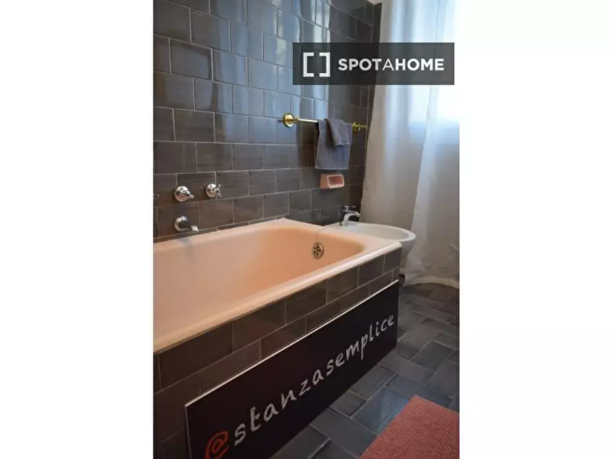 Immagine 17 di Camera condivisa in affitto  in Rocca D'anfo a Brescia