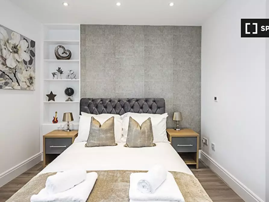 Immagine 9 di Appartamento in affitto  in Kilburn High Rd a Camden Town