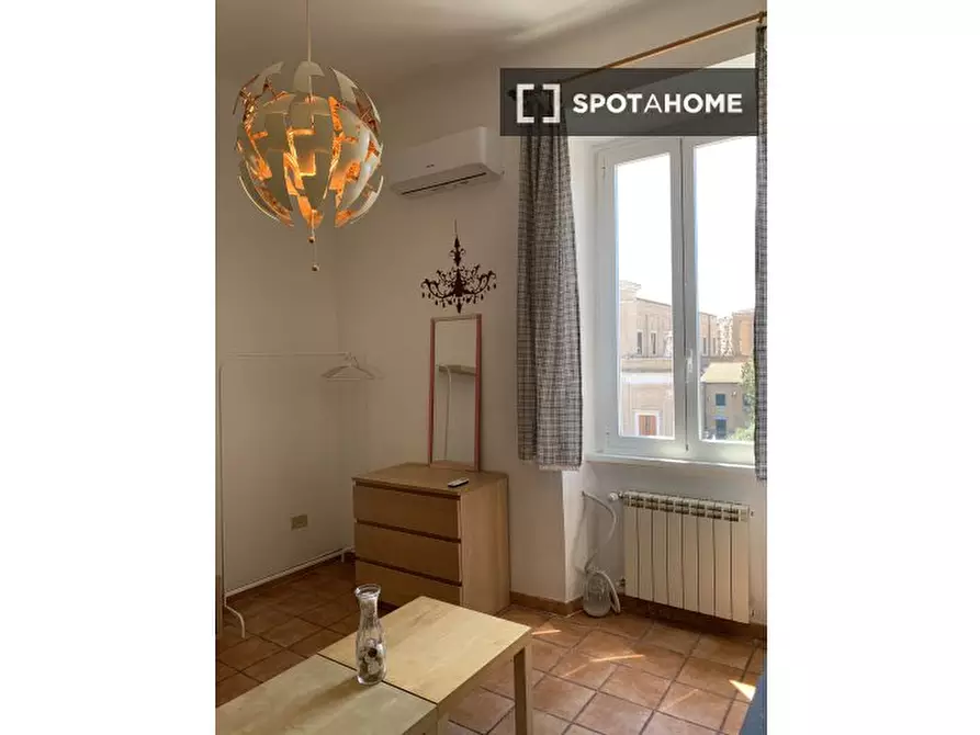 Immagine 6 di Appartamento in affitto  in Via Francesco Caracciolo a Roma