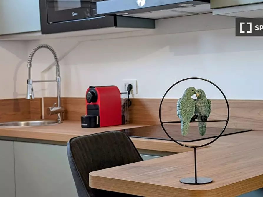 Immagine 8 di Ufficio in affitto  in Via Pietro Crespi a Milano