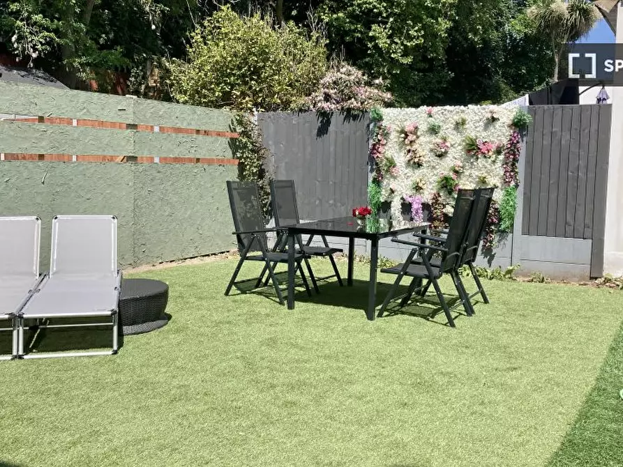 Immagine 11 di Appartamento in affitto  in Staveley Gardens a Hounslow