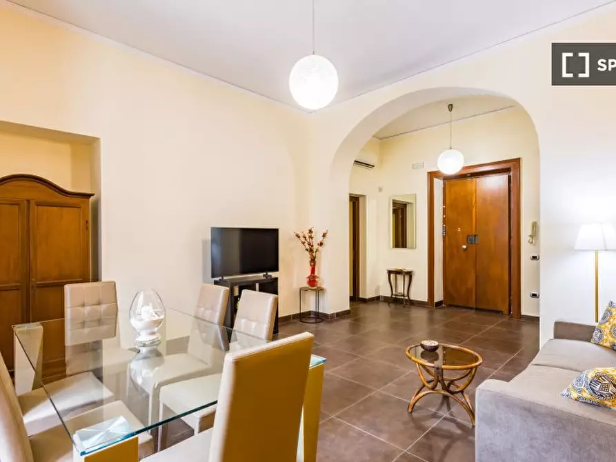 Immagine 10 di Appartamento in affitto  in Piazza Giuseppe Garibaldi a Napoli