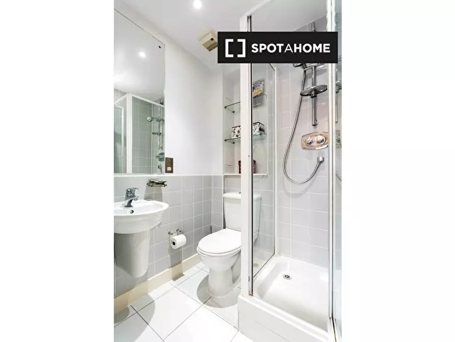 Immagine 10 di Appartamento in affitto  in Flat Kleine Wharf a Islington