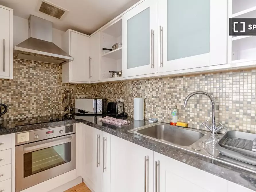 Immagine 17 di Appartamento in affitto  in Earls Ct Rd a Kensington