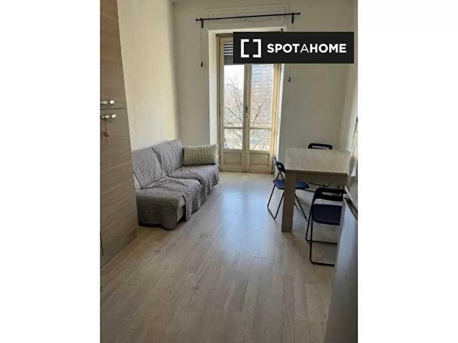 Immagine 5 di Camera condivisa in affitto  in Piazza Tancredi Galimberti a Torino