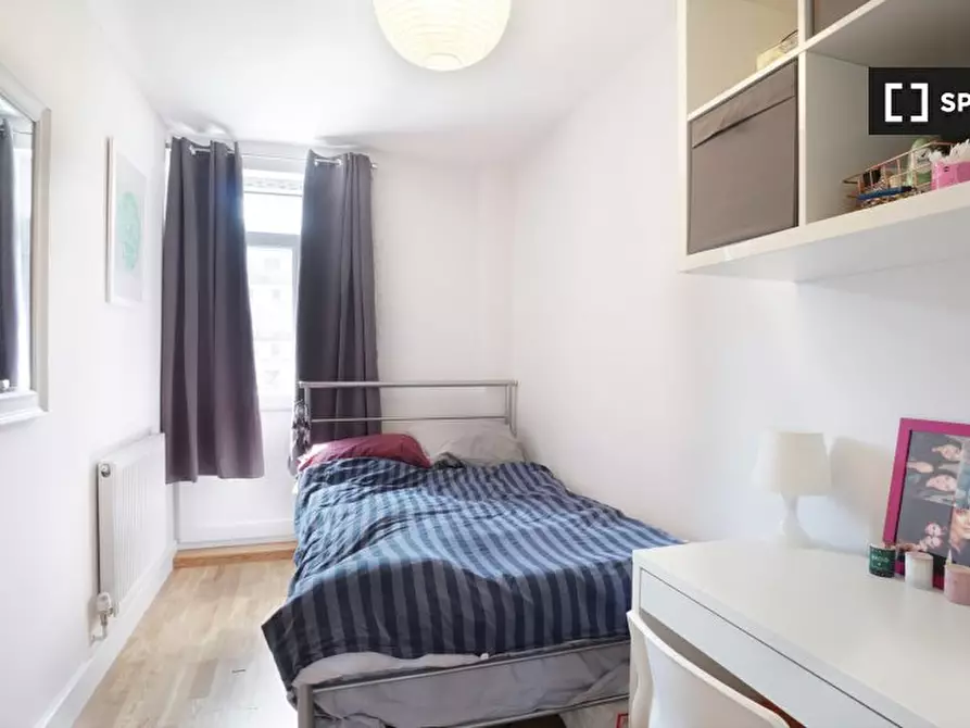 Immagine 1 di Camera condivisa in affitto  in Fellows Ct a Poplar