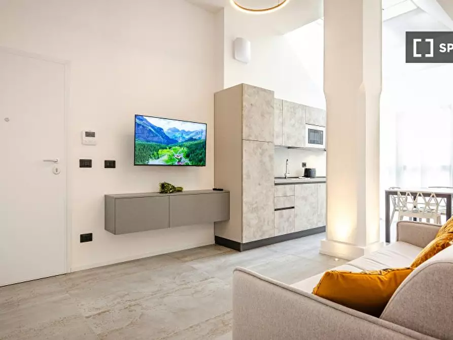 Immagine 12 di Ufficio in affitto  in Via Francesco Albani a Bologna
