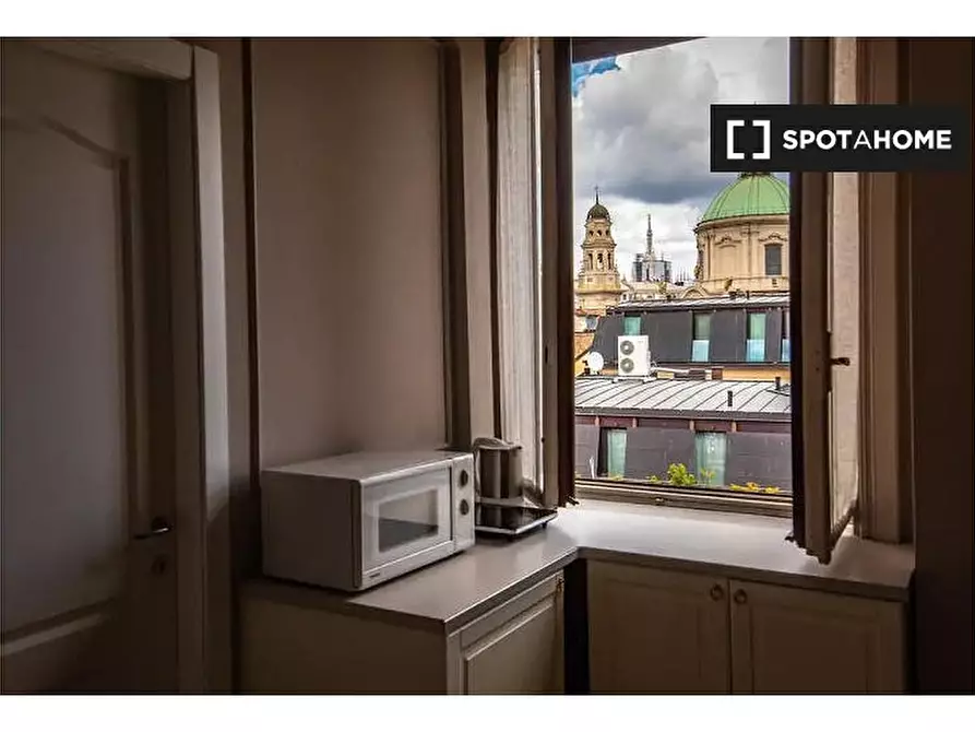 Immagine 6 di Ufficio in affitto  in Via dei Piatti a Milano