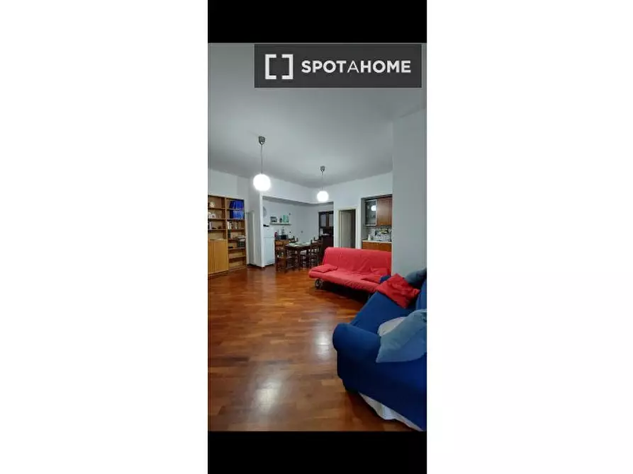 Immagine 4 di Camera condivisa in affitto  in Via S. Giovanni Maggiore Pignatelli a Napoli