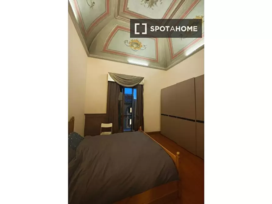 Immagine 1 di Camera condivisa in affitto  in Via Cavour a Roma