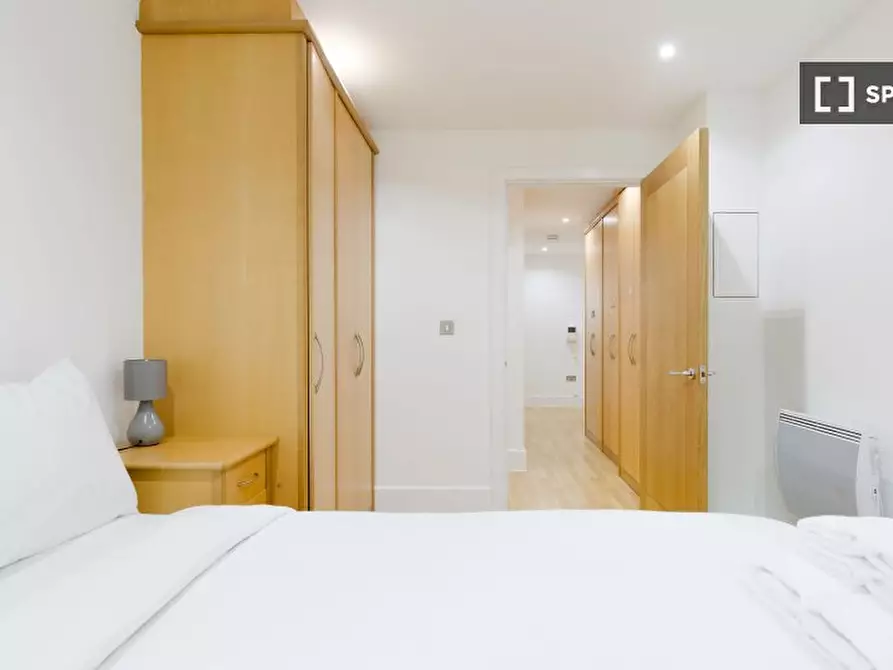Immagine 5 di Appartamento in affitto  in St George Wharf a Lambeth