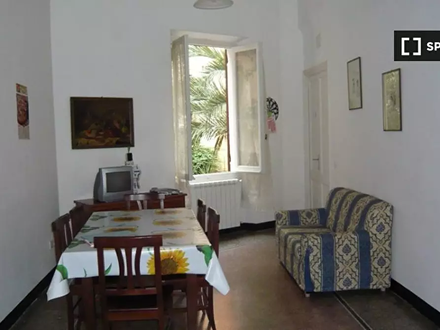 Immagine 1 di Camera condivisa in affitto  in Salita di Montebello a Genova