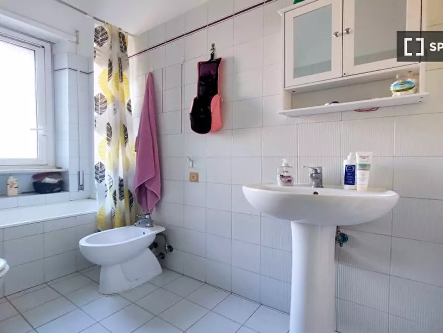 Immagine 14 di Camera condivisa in affitto  in Viale Egeo, 00144 Roma RM, Italy a Roma