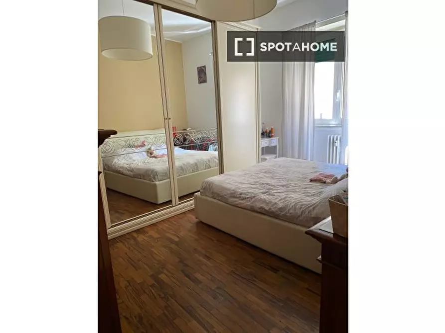 Immagine 15 di Appartamento in affitto  in Via Gian Luca Squarcialupo a Roma