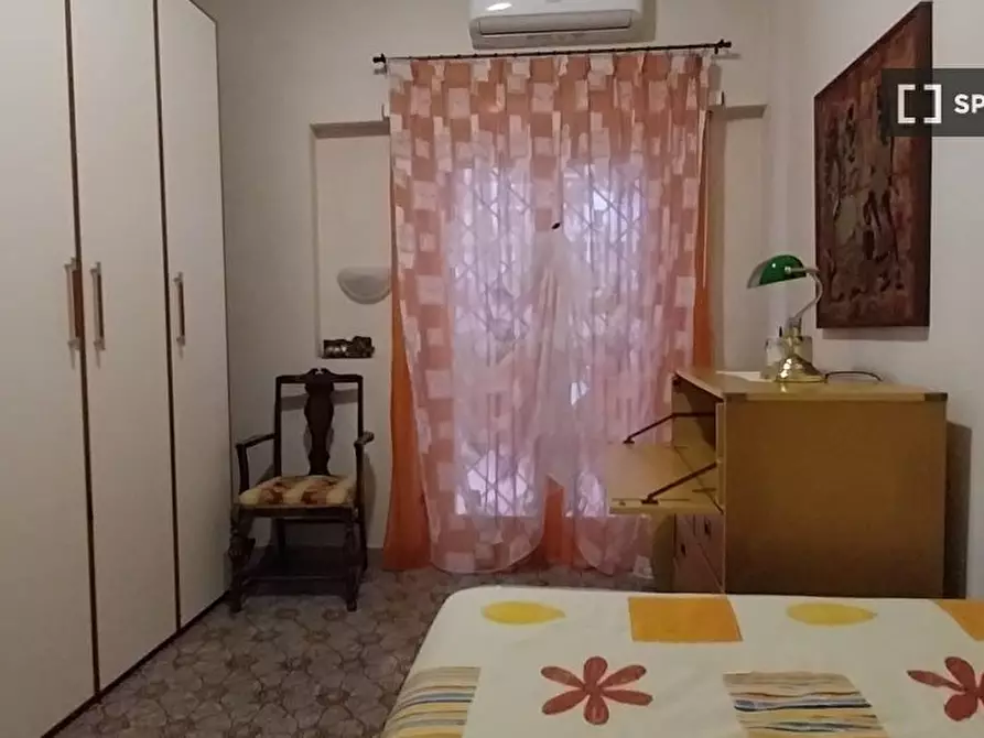 Immagine 1 di Camera condivisa in affitto  in Via Antonino Pio a Roma