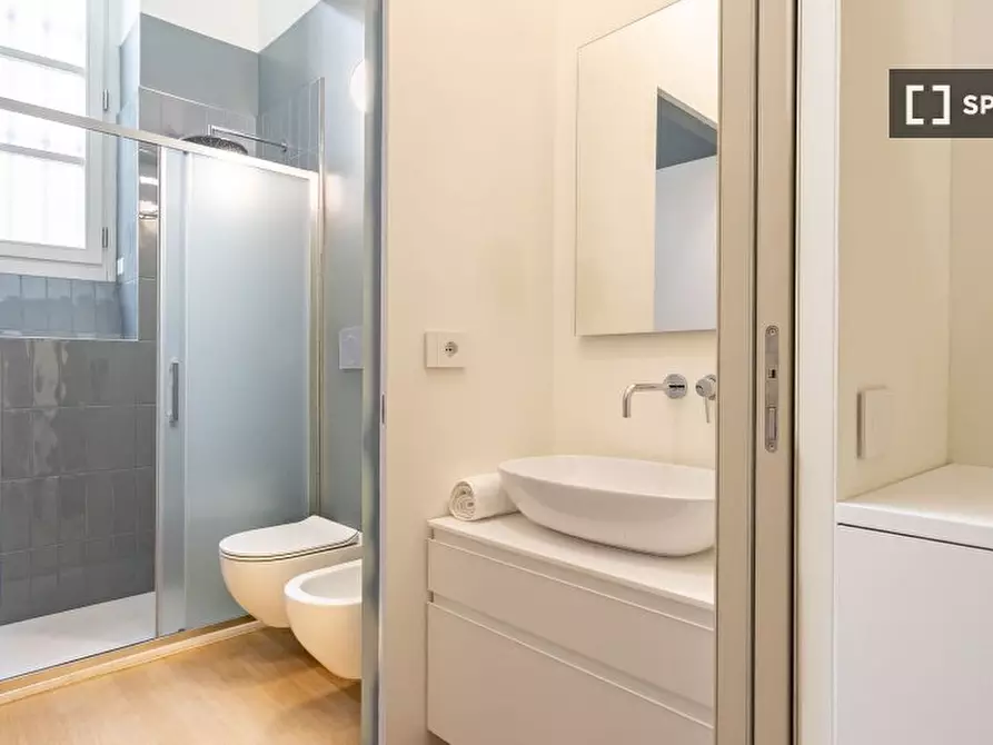 Immagine 7 di Ufficio in affitto  in Via Borromei a Milano