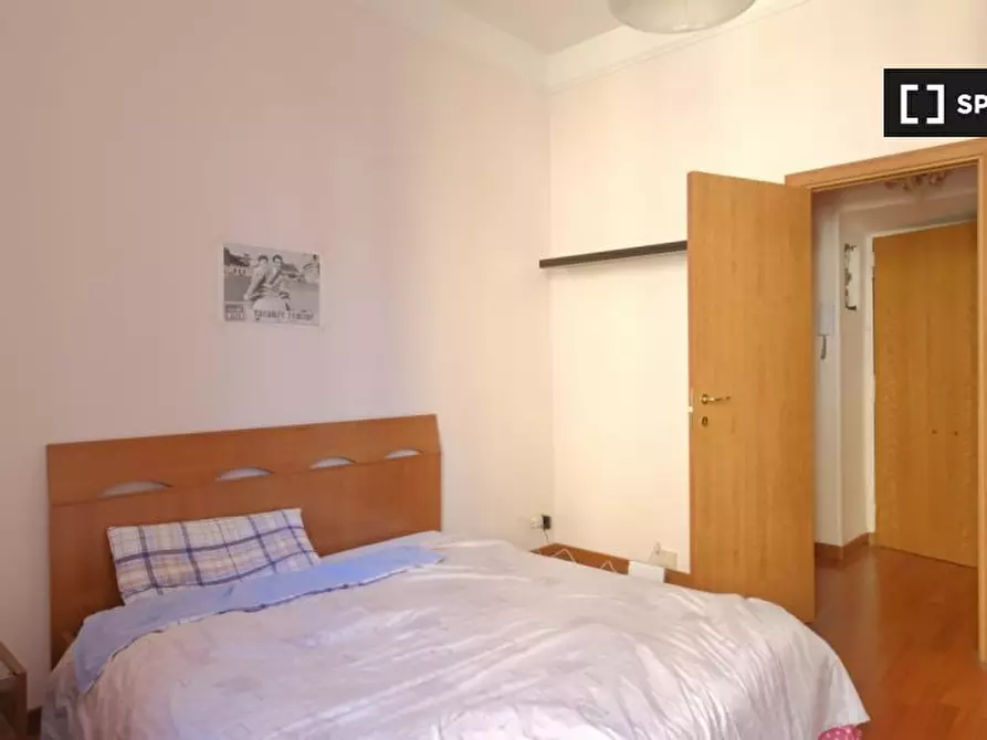 Immagine 2 di Camera condivisa in affitto  in Piazza di S. Croce in Gerusalemme, 00185 Roma RM, Italy a Roma