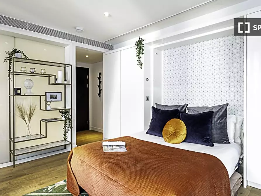 Immagine 14 di Ufficio in affitto  in Central Saint Giles Piazza a Camden Town