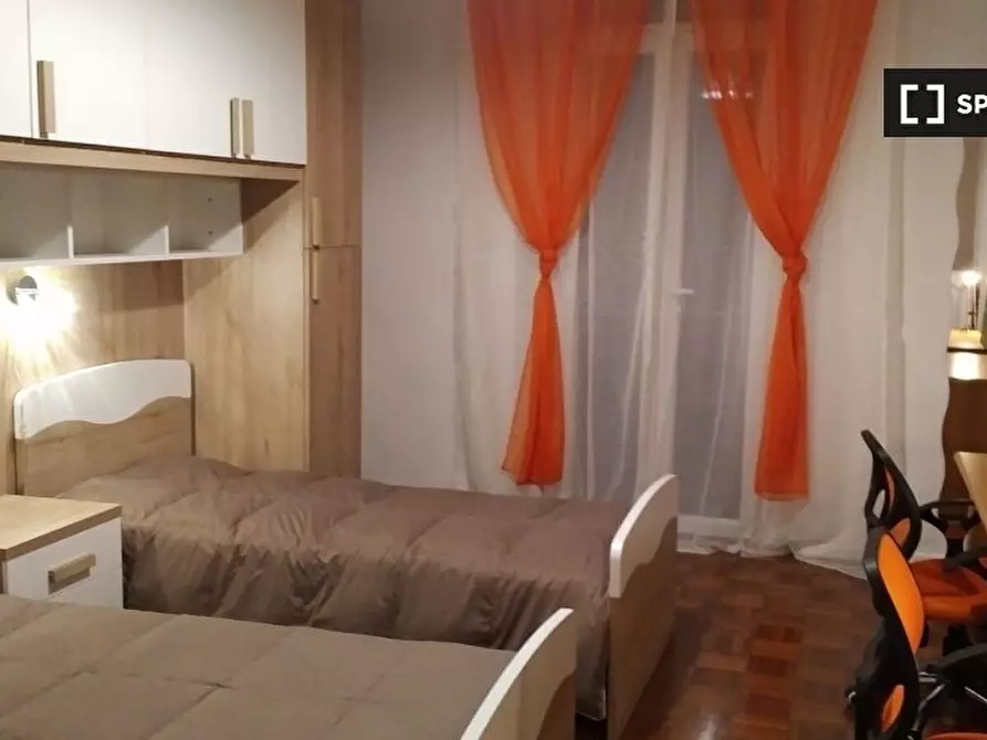 Immagine 17 di Camera condivisa in affitto  in Via Montevideo a Genova