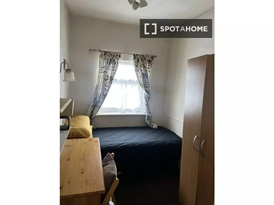 Immagine 3 di Camera condivisa in affitto  in Lonsdale Ave a East Ham