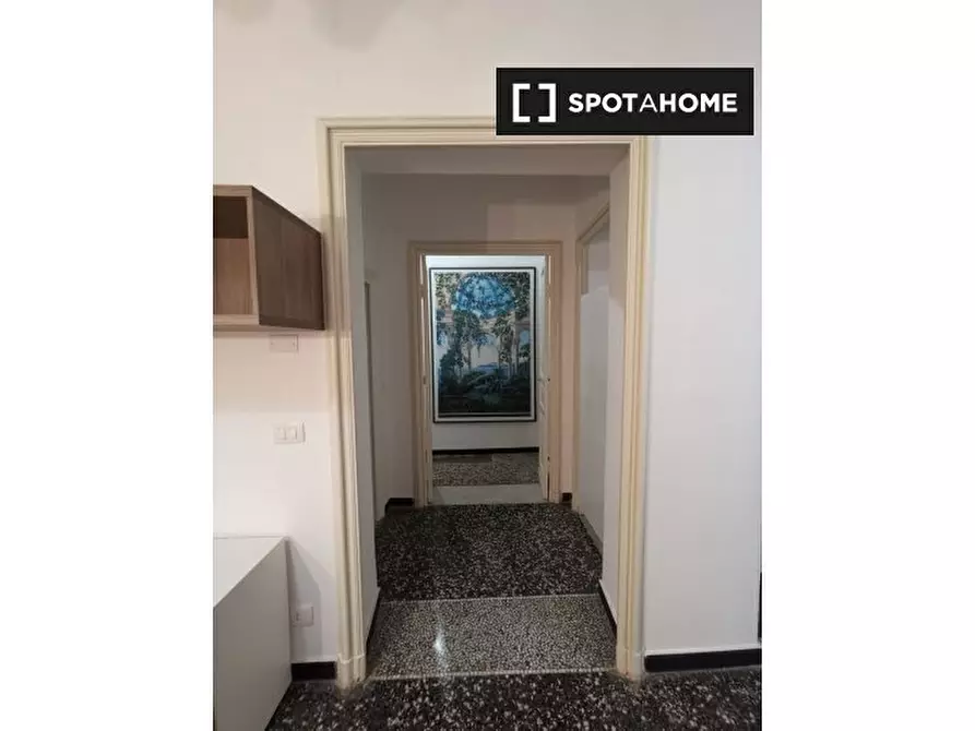 Immagine 7 di Camera condivisa in affitto  in Via Venezia a Genova