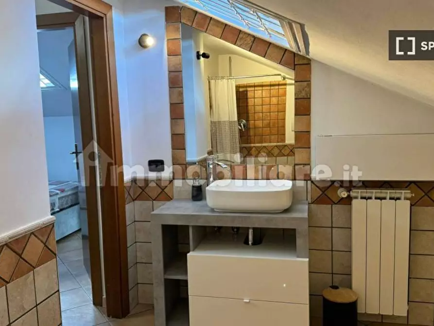 Immagine 4 di Appartamento in affitto  in Via Renato Salvatori a Roma