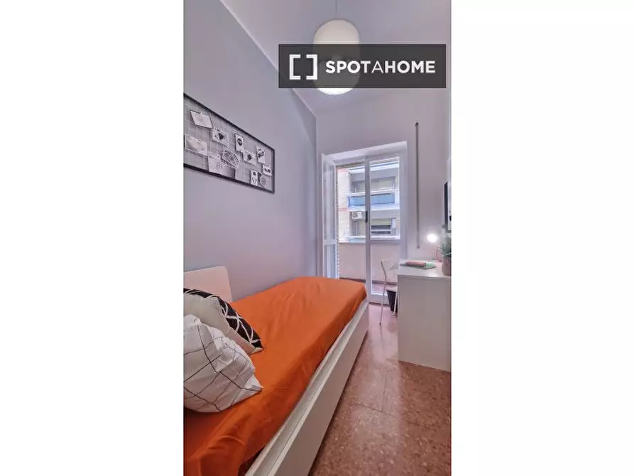 Immagine 3 di Camera condivisa in affitto  in Lungotevere di Pietra Papa a Roma