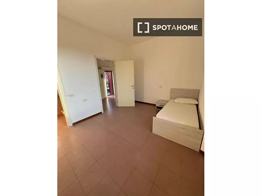 Immagine 2 di Camera condivisa in affitto  in Via Nicola Palmieri a Milano